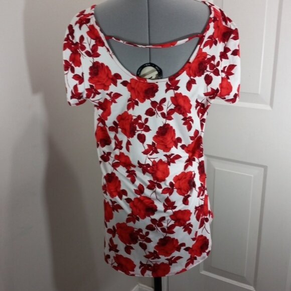 Piphany  Sz Med Rose Blouse, Low Curved Neck, Short Sleeves - Picture 4 of 7